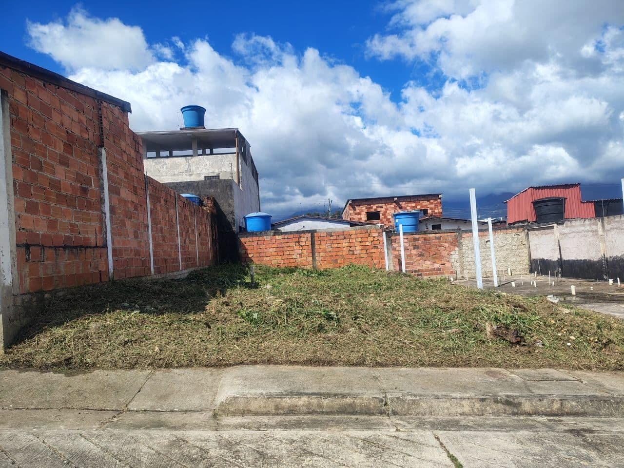 Parcela 8,05 x 18Mts conjunto cerrado en Caneyes
